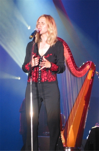 Siân James on stage with her harp, Lorient Interceltic Festival